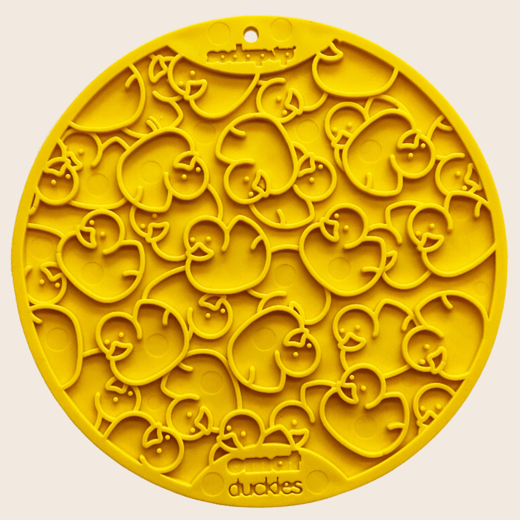 Suction Cup Lick Mat for Dogs – Yellow Duckies, close-up