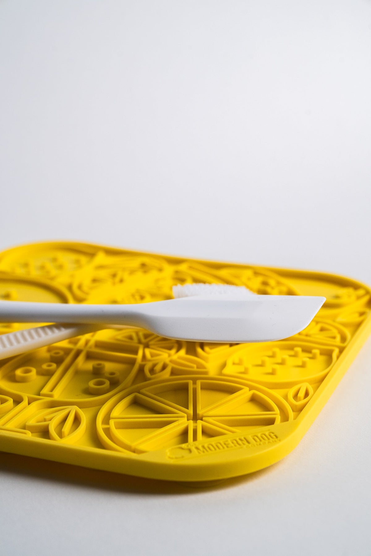 The Modern Dog Co. Limoncello Lick Mat – photo 4